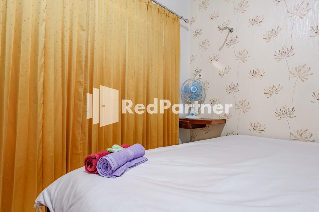 Nafisa Homestay Syariah Near Jatim Park 3 Batu Mitra Reddoorz Malang Kültér fotó