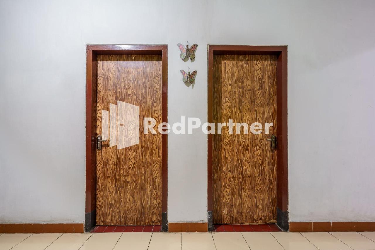 Nafisa Homestay Syariah Near Jatim Park 3 Batu Mitra Reddoorz Malang Kültér fotó
