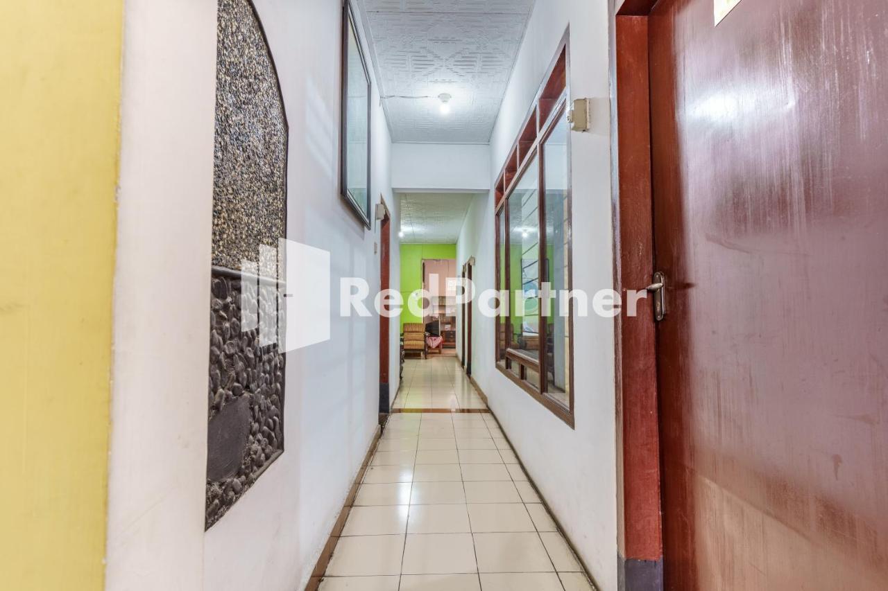 Nafisa Homestay Syariah Near Jatim Park 3 Batu Mitra Reddoorz Malang Kültér fotó