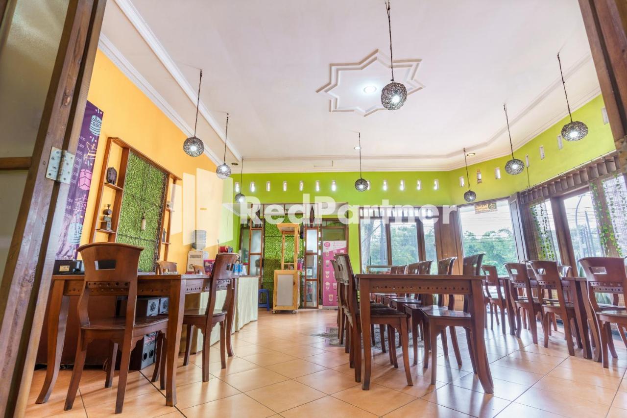 Nafisa Homestay Syariah Near Jatim Park 3 Batu Mitra Reddoorz Malang Kültér fotó